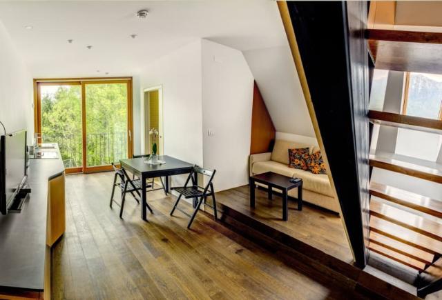 Apt. 2-4 osoby • Hotel Sanje ob Soči
