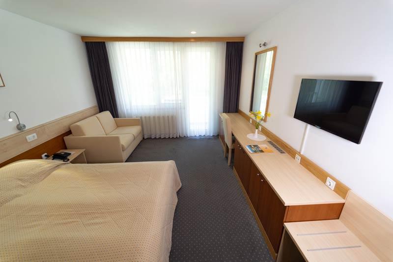 Hotel-Jezero--room