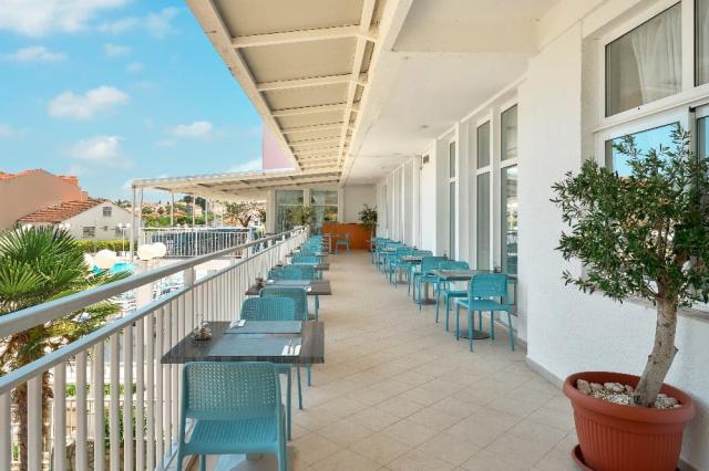 Hotel Faraon, Restaurant terrace