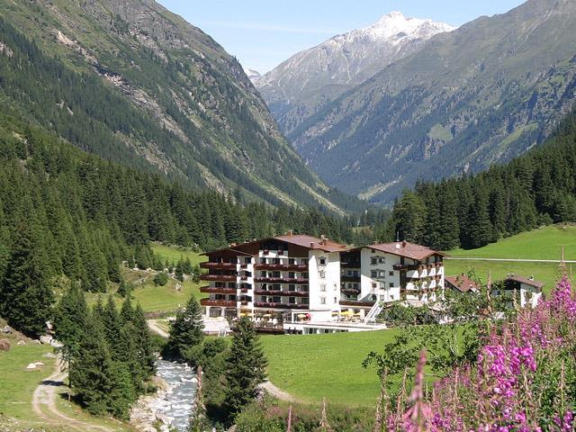 hotel-01