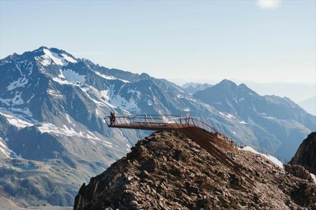 4Gipfelplattform_Top_of_Tyrol_-c-_Andre_Schoenherr