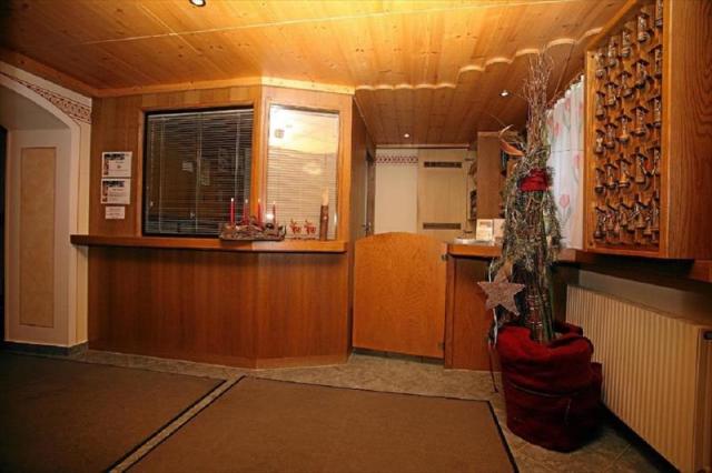 10a24870909