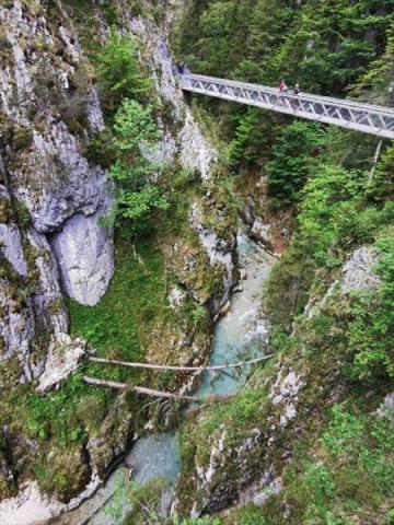 Leutaschklamm-Hoellbruecke-768x1024