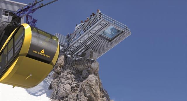 Dachsteinskabomba.Montage-Skywalk