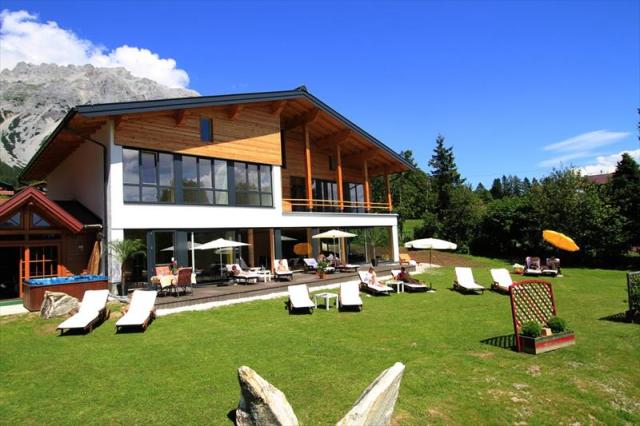 landhaus-ramsau-mit-liege-gross