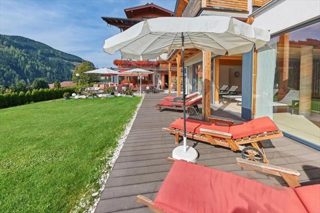 schwimmbereich-hotel-pension-ramsau-gross