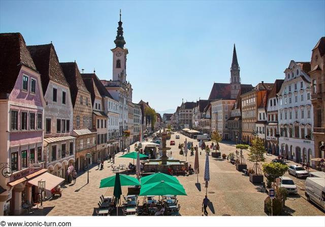 37steyrer_stadtplatz_1_c_iconic-turn.com_