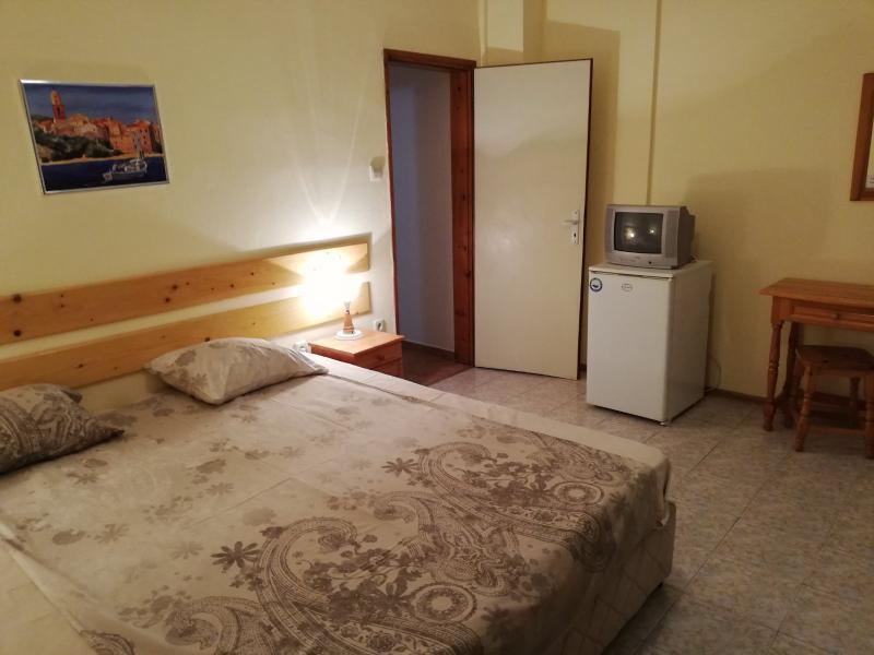 pokoj manželská postel