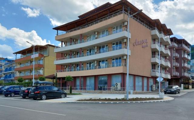 pohled na hotel z venku