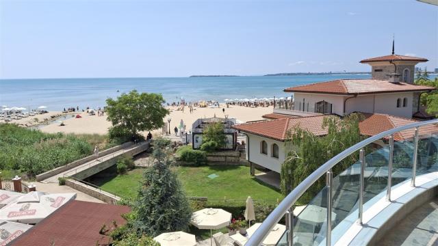 Hotel Blue Bay-pohled z balkonu 4.jpg