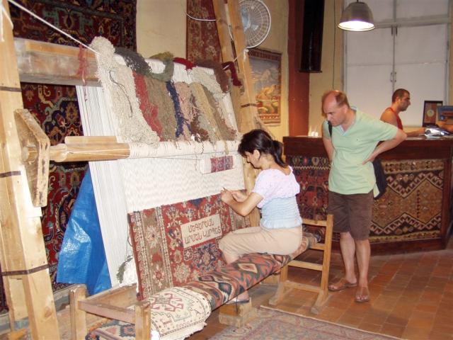 Armenie Carpet making.JPG