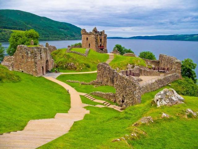 VBurquhart-castle-15.jpeg
