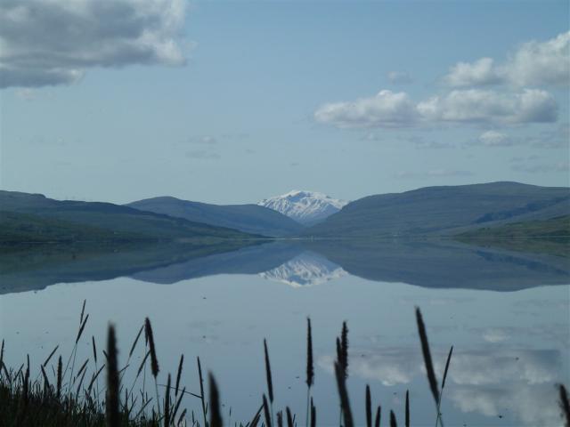 Jezero Lögurin, hora Snefell.JPG