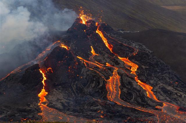 Island erupce.jpg