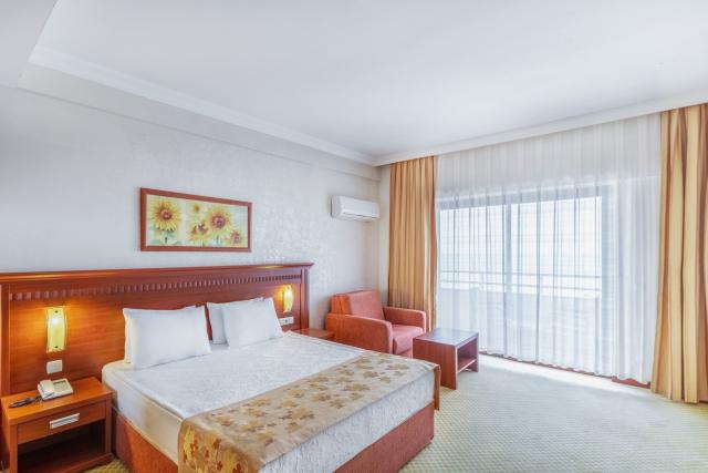Orient Express & Hotel Casa Fora Beach Resort