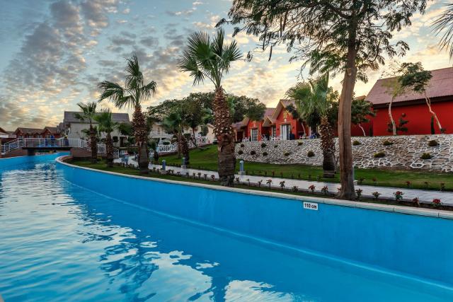 Malý okruh Egyptem s koupáním v Hurghadě & Hotel Pickalbatros  - Water Valley Resort - Neverland
