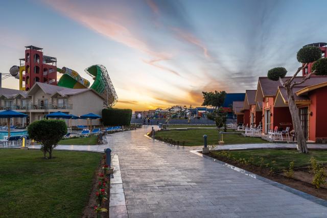 Malý okruh Egyptem s koupáním v Hurghadě & Hotel Pickalbatros  - Water Valley Resort - Neverland