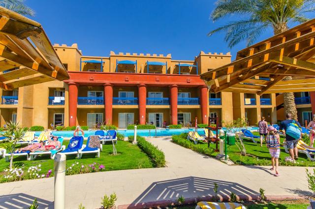 Po stopách českých egyptologů & Hotel Titanic Palace