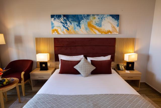 Po stopách českých egyptologů & Hotel Stella Di Mare Beach & Spa