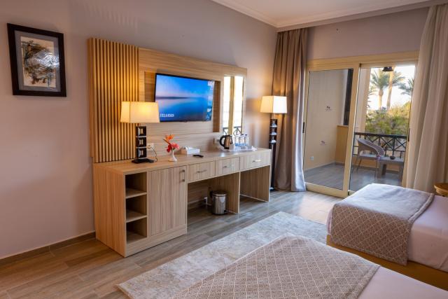 Po stopách českých egyptologů & Hotel Stella Di Mare Beach & Spa