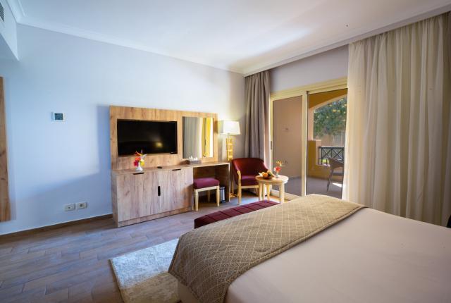 Po stopách českých egyptologů & Hotel Stella Di Mare Beach & Spa