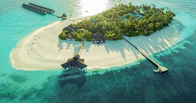 Angaga Island Resort & Spa