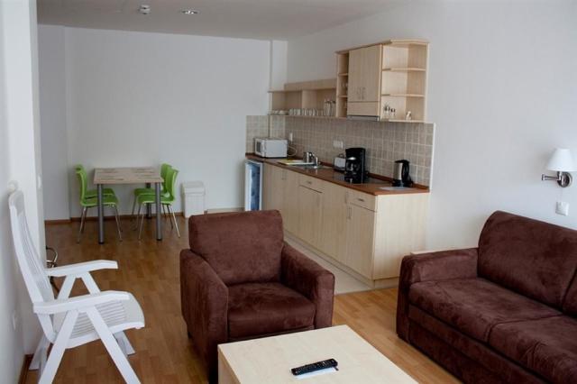 hunguest-hotel-beke-hajduszoboszlo-pokoj-s-kuchynkou-3.jpg