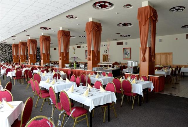 hunguest-hotel-beke-hajduszoboszlo-restaurace.jpg