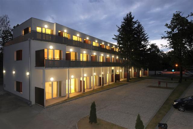 hunguest-hotel-beke-hajduszoboszlo-pohled-na-ubytovani.jpg