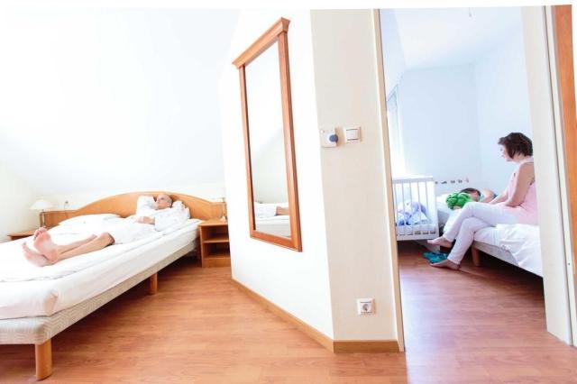 hotel-kehida-termál-kehidakustány-khd03-pokoj-family-1.jpg
