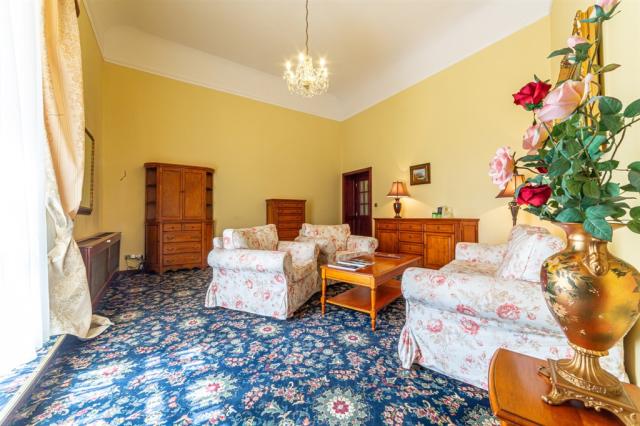 chateau-hotel-zbiroh-cesko-zbiroh-apartman-j-mucha.jpg