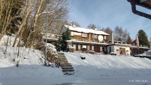 chata-na-slunicku-marianska-v-zime-2.jpg