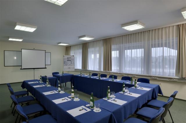 hotel-grand-margaret-island-madarsko-budapest-konferencni-mistn