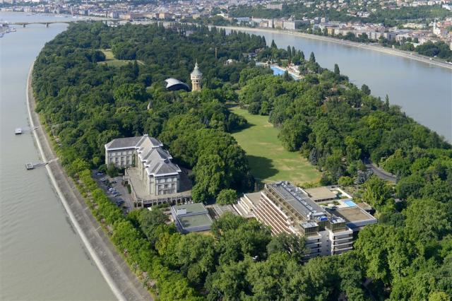 hotel-grand-margaret-island-madarsko-budapest-pohled-na-hotel (