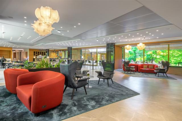 hotel-thermal-margaret-island-madarsko-budapest-lobby.jpg