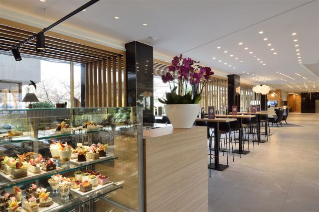 hotel-thermal-margaret-island-madarsko-budapest-lobby-bar (3).j