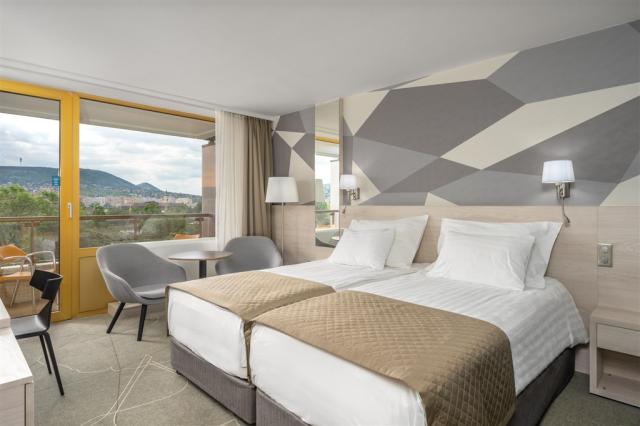 hotel-thermal-margaret-island-madarsko-budapest-pokoj-premium-v