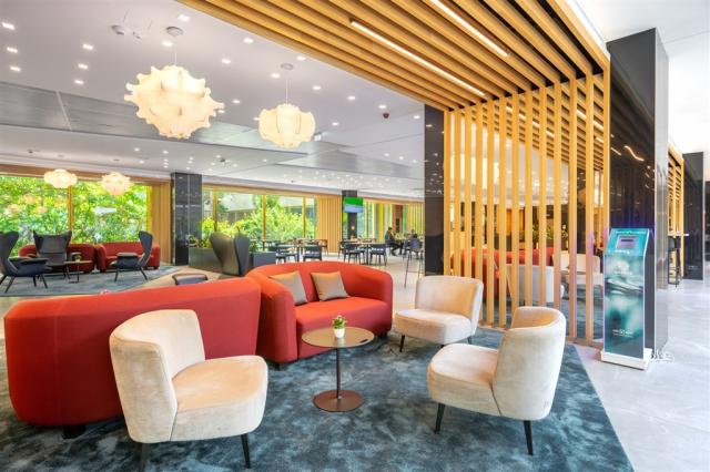 hotel-thermal-margaret-island-madarsko-budapest-lobby (2).jpg
