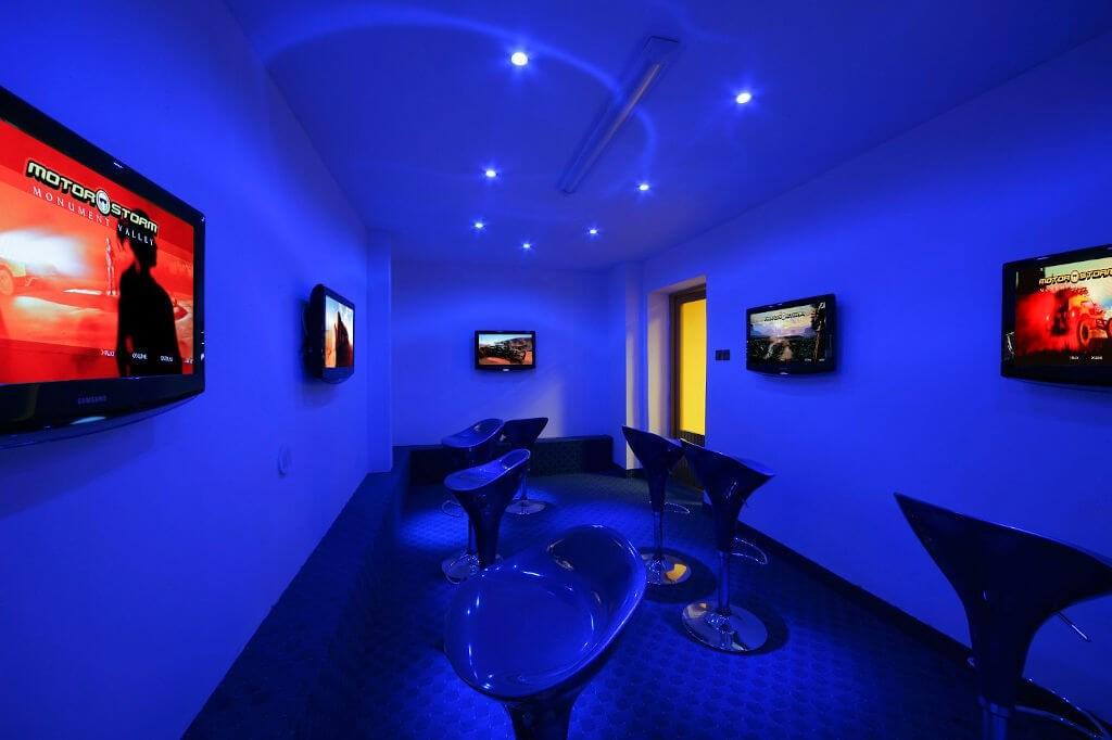 hotel-lesana-ceska-republika-spindleruv-mlyn-playstation-room.j