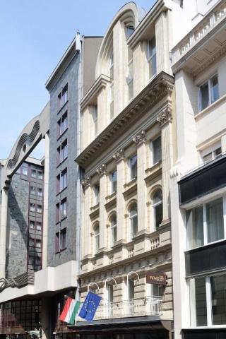 hotel-promenade-madarsko-budapes-pohled-na-hotel.jpg
