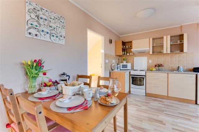 Apartmany-prosperita-praha-apt2-jidelni-kout-kuchynsky kout.jpg