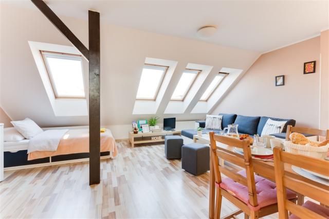 Apartmany-prosperita-praha-apt2-jidelni-kout-obyvaci-cast.jpg