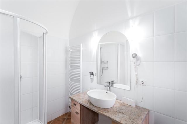 wellness-hotel-amande-hustopece-koupelna.jpg
