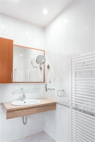 wellness-hotel-amande-hustopece-umyvadlo.jpg