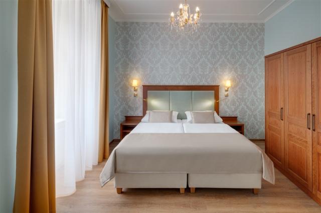 hotel-hvezda-ceska-republika-marianske-lazne-pokoj-suite-plus (