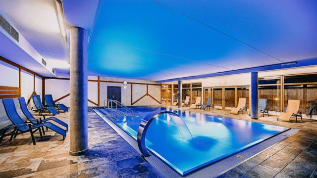 hotel-resort-relax-lipno-bazen-wellnes-na-lipne.png