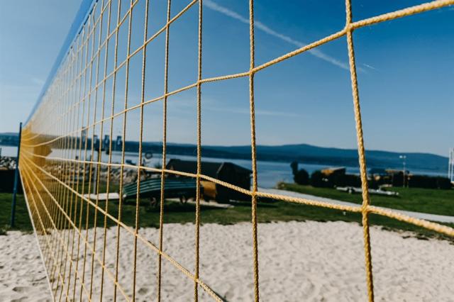 hotel-resort-relax-lipno-beach-volejbal.png