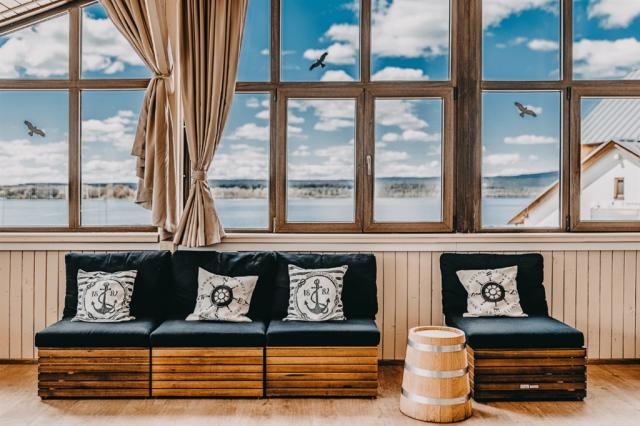 hotel-resort-relax-lipno-depandance-Majak-Paluba.png