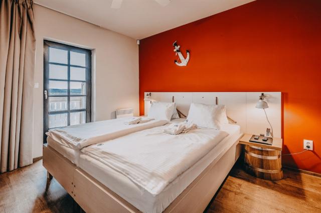 hotel-resort-relax-lipno-depandance-majak-pokoj-2.png