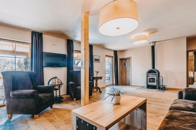hotel-resort-relax-lipno-obyvaci-hala-Admiral-2.png